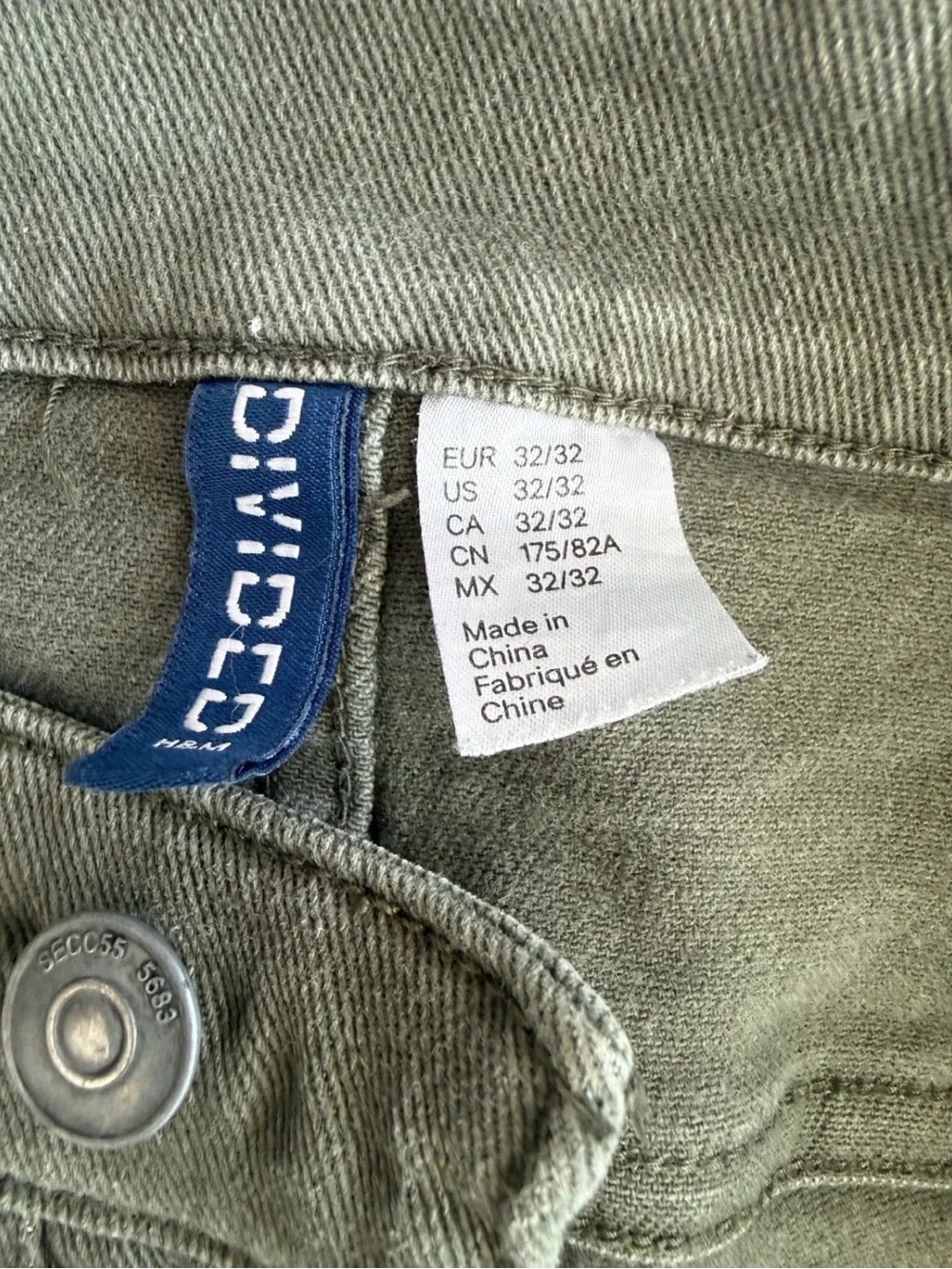 H&M Divided Jeans Men's 32/32 Dark Green Skinny Fit Denim Distressed EUC